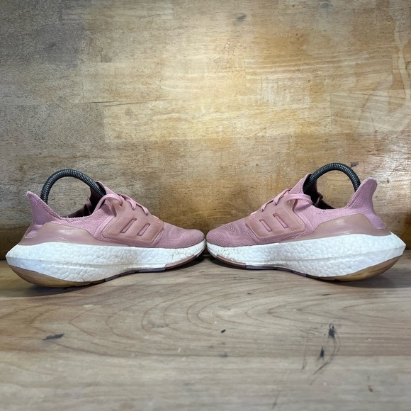 Adidas Ultraboost 22 Womens Size 6.5 Running Shoes Sneakers Mauve Pink GX5592 - Picture 5 of 11
